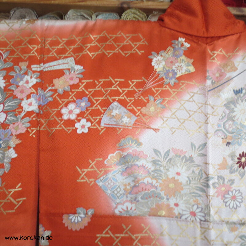 Blumen auf Bambusgittern Rinzu Seiden Damast Furisode