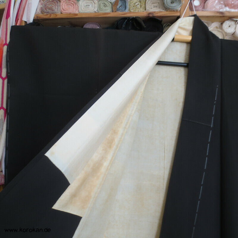 Tsunami und Kiefern antiker Tomesode Kimono