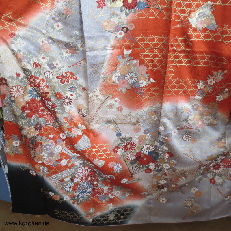 Blumen auf Bambusgittern Rinzu Seiden Damast Furisode