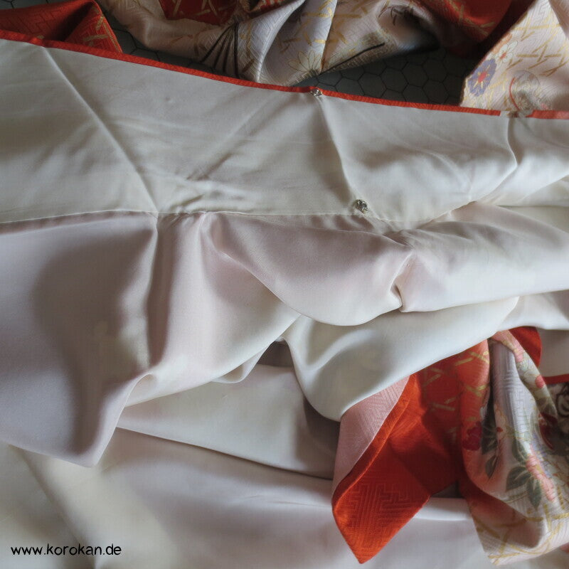 Blumen auf Bambusgittern Rinzu Seiden Damast Furisode