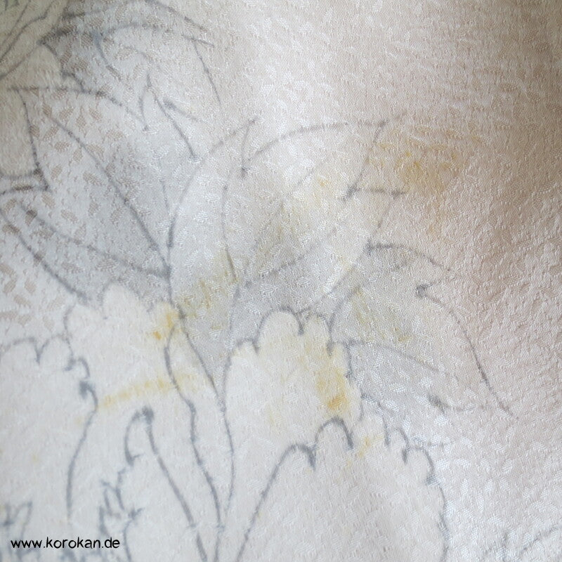 Hochzeits Homongi Kimono Seidendamast mit Päonien, gestickte Uigusu Vögeln