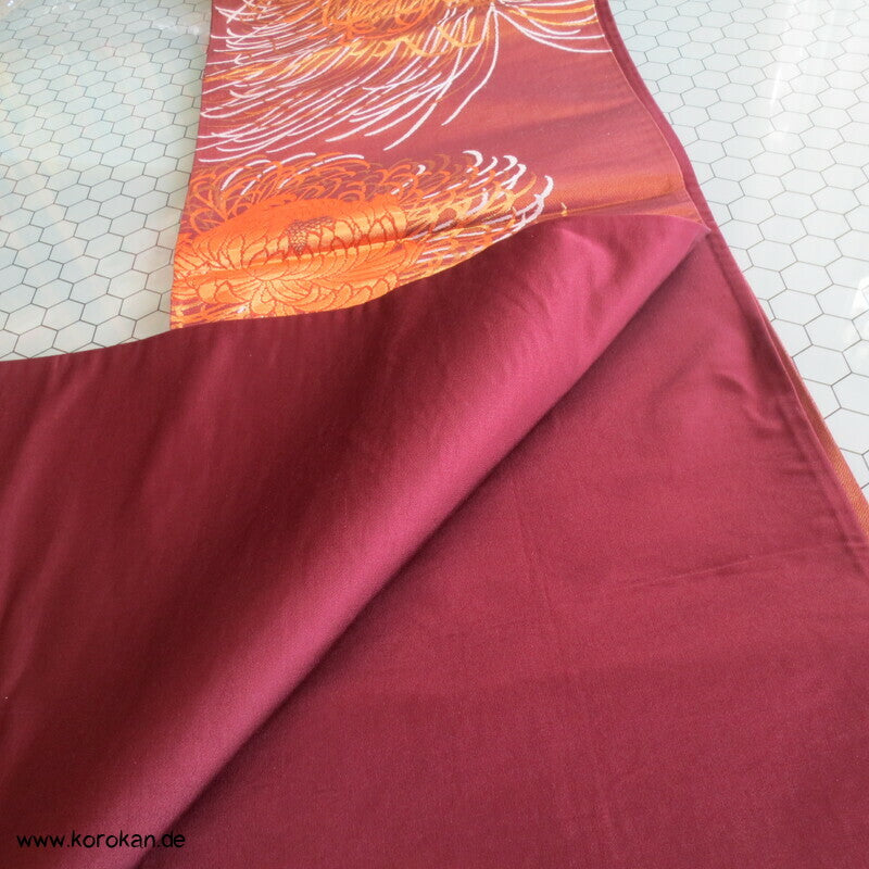 goldene Chrysantheme auf dunkelrot leichter Fukuro Obi