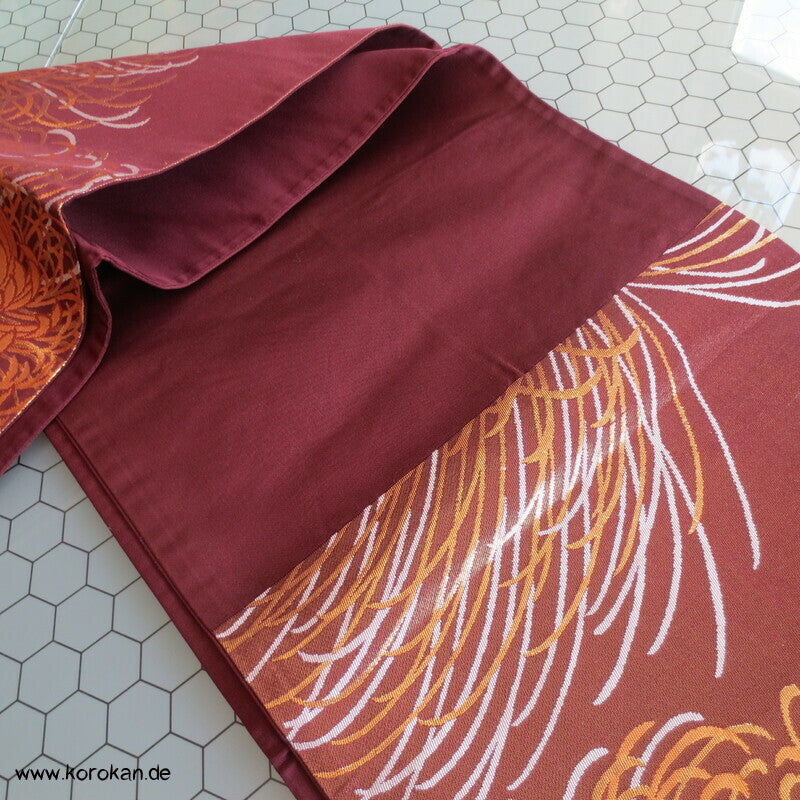 goldene Chrysantheme auf dunkelrot leichter Fukuro Obi