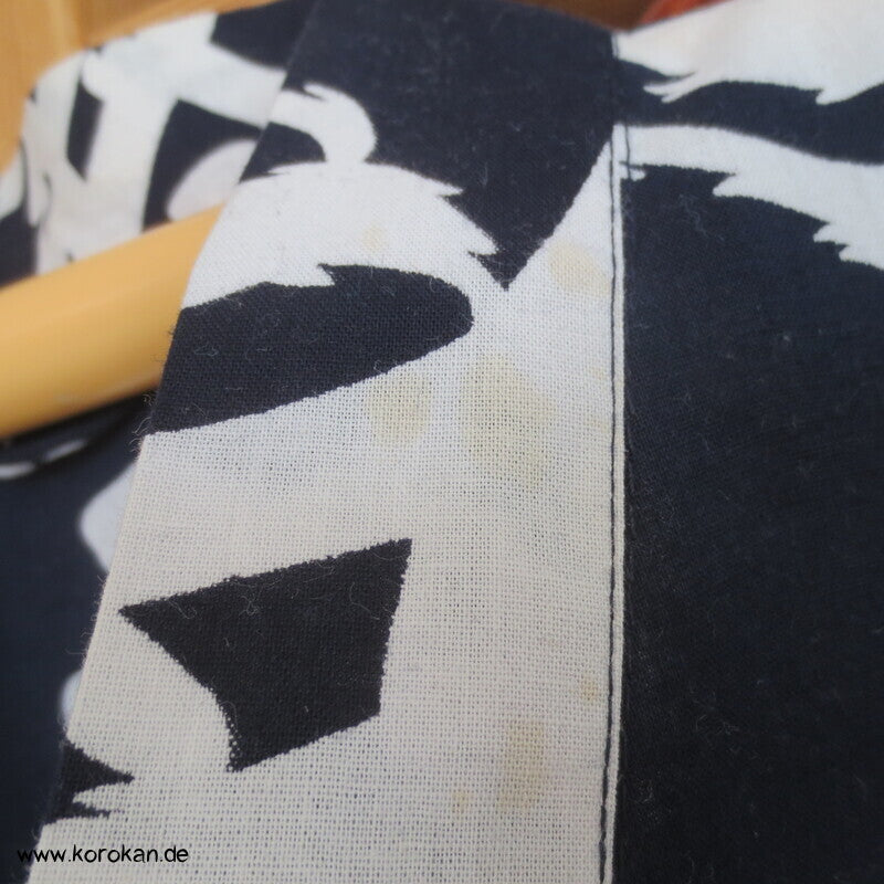 Yukata / Nemaki Schlaf Baumwoll Kimono, Kanji auf dunkelblau