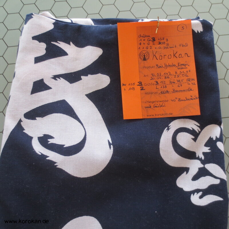 Yukata / Nemaki Schlaf Baumwoll Kimono, Kanji auf dunkelblau