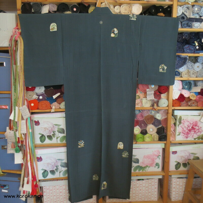 Hitoe ungefütterter Kimono, Blumen auf grauem Seiden Crepe
