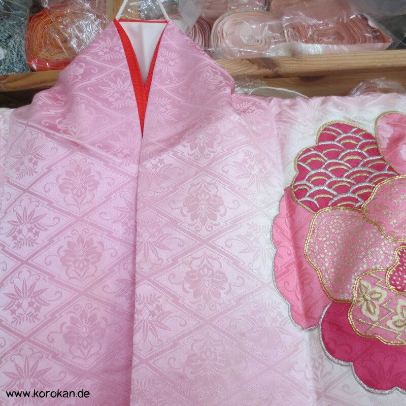 rosa mit Golddruck/ -stickerei Furisode Kimono
