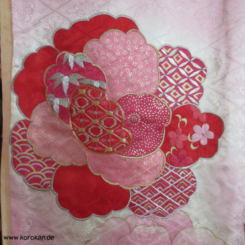 rosa mit Golddruck/ -stickerei Furisode Kimono