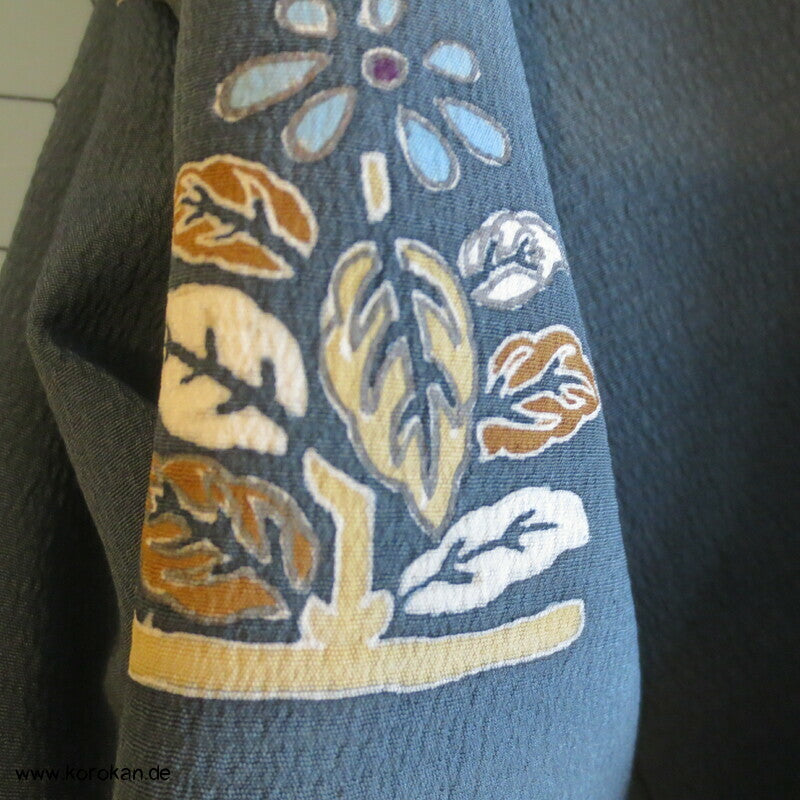 Hitoe ungefütterter Kimono, Blumen auf grauem Seiden Crepe