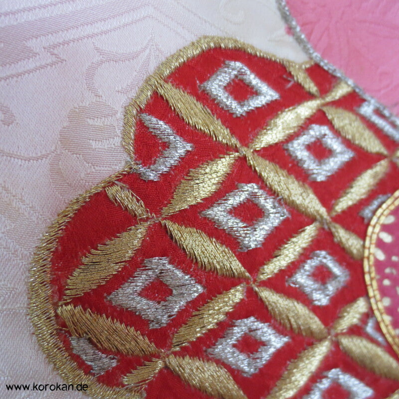 rosa mit Golddruck/ -stickerei Furisode Kimono