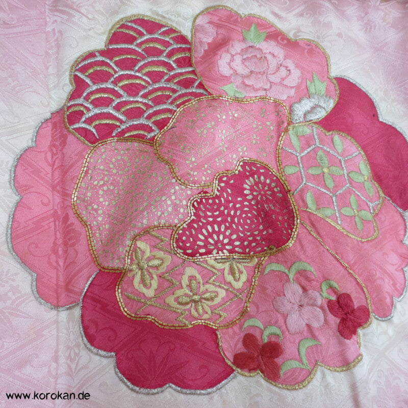 rosa mit Golddruck/ -stickerei Furisode Kimono