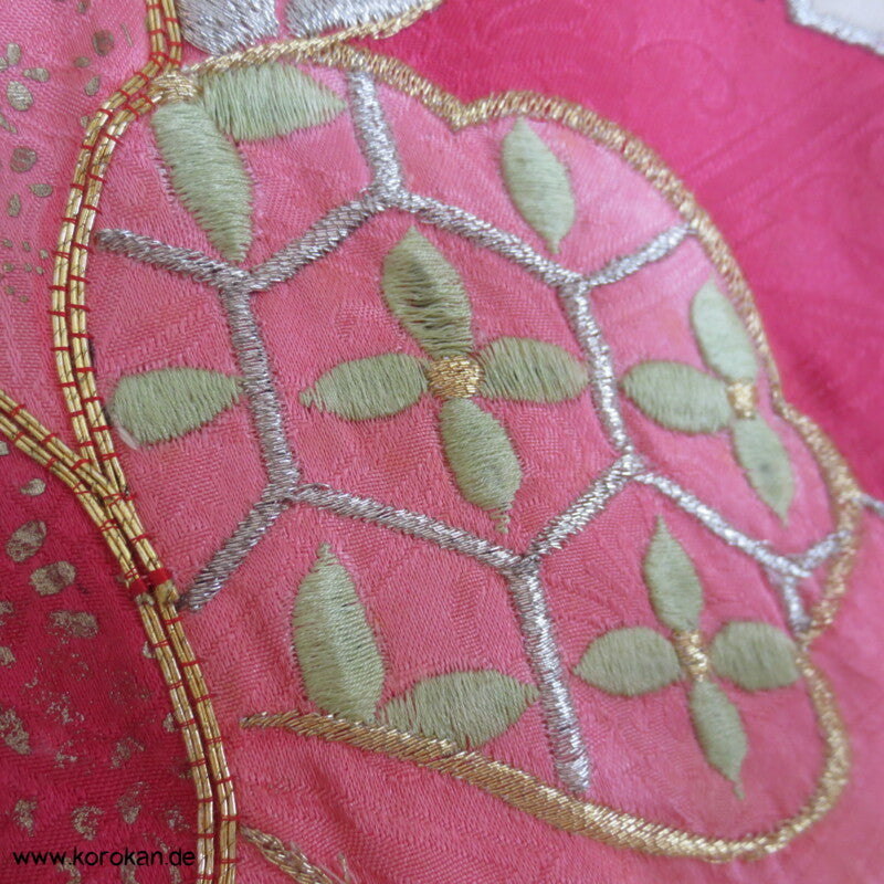 rosa mit Golddruck/ -stickerei Furisode Kimono
