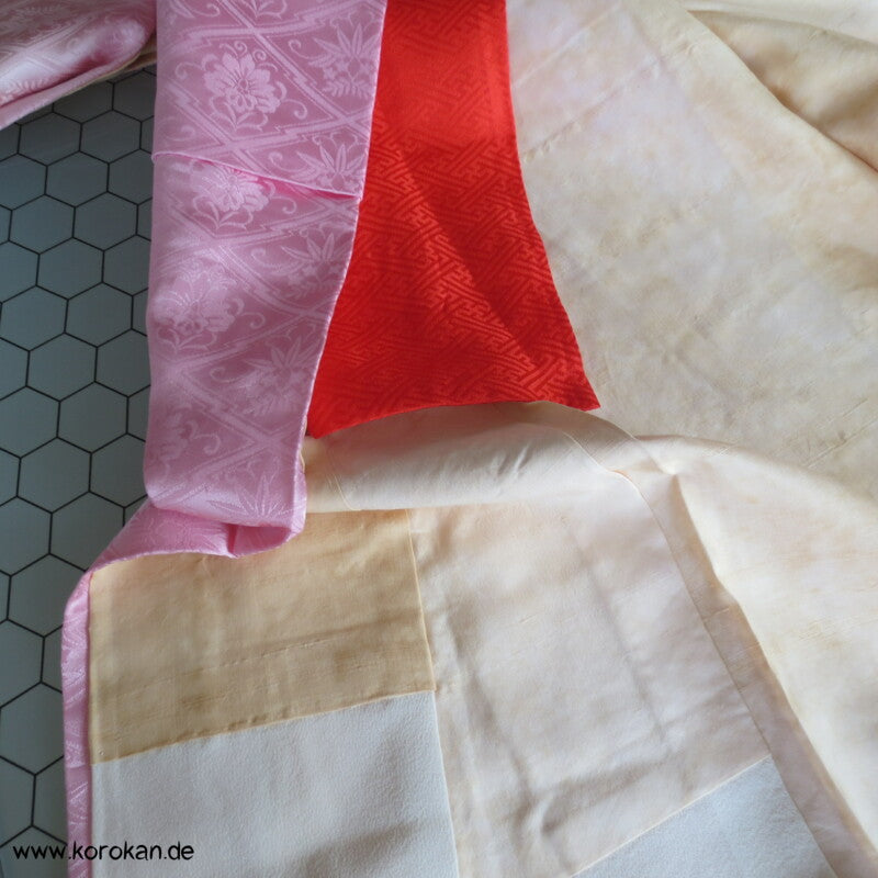 rosa mit Golddruck/ -stickerei Furisode Kimono