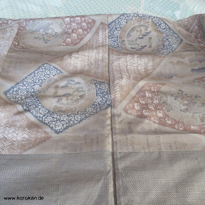 Kimono und Haori Set in dunkelbrauner Kasuri Tsumugi Seide, Shikishi