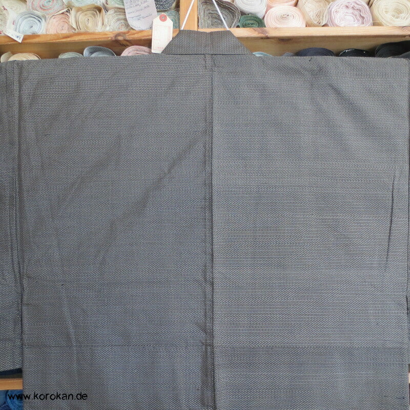 Kimono und Haori Set in dunkelbrauner Kasuri Tsumugi Seide, Shikishi