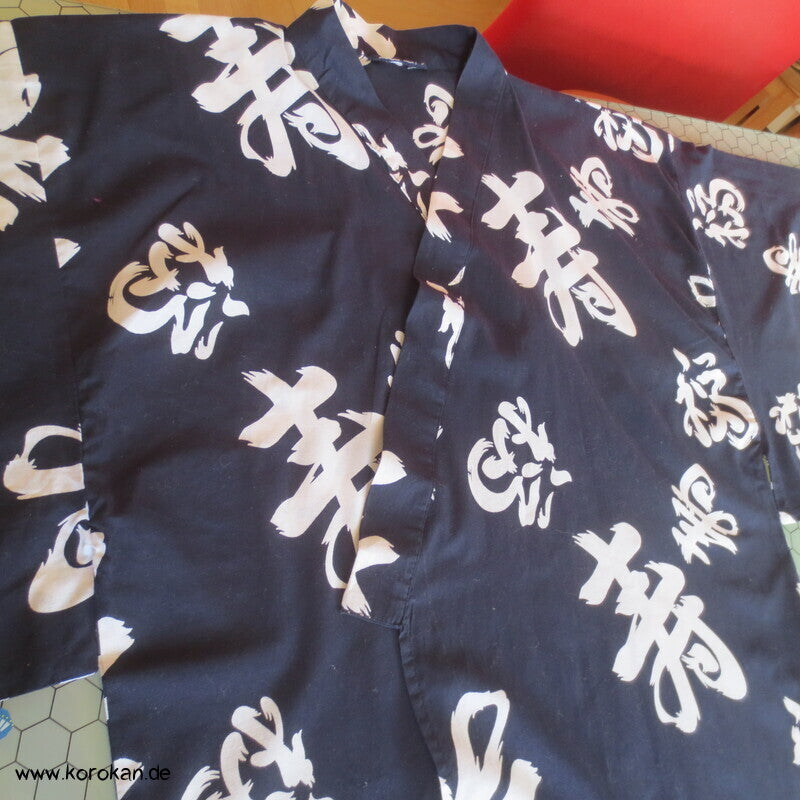 Yukata / Nemaki Schlaf Baumwoll Kimono, Kanji auf dunkelblau