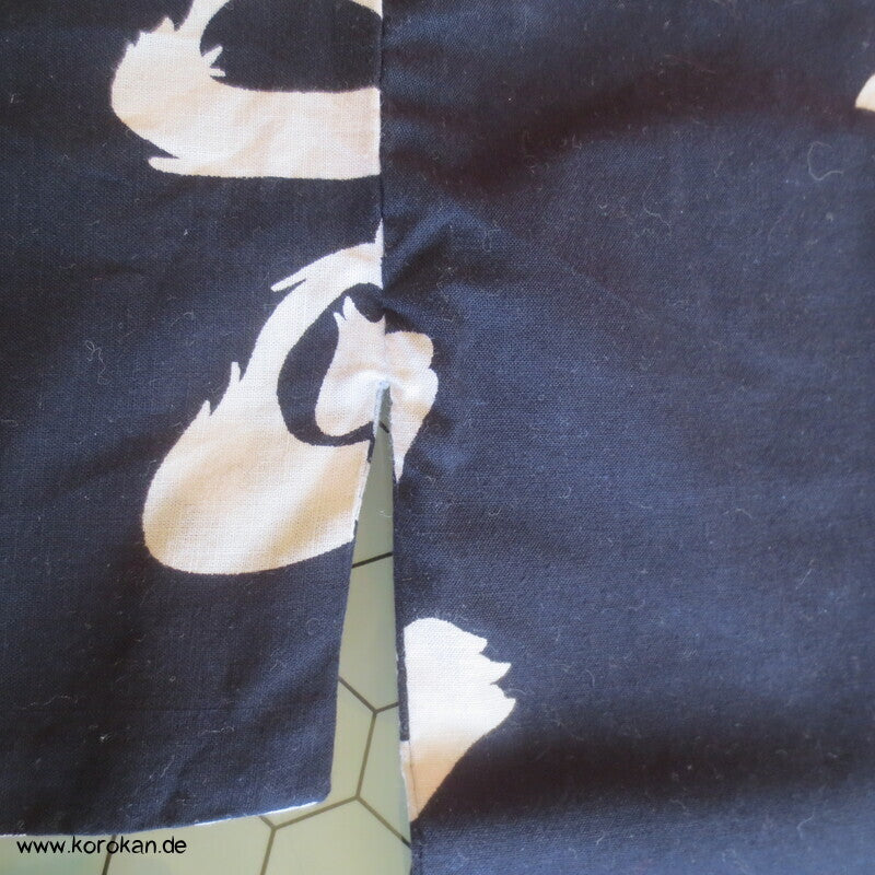 Yukata / Nemaki Schlaf Baumwoll Kimono, Kanji auf dunkelblau