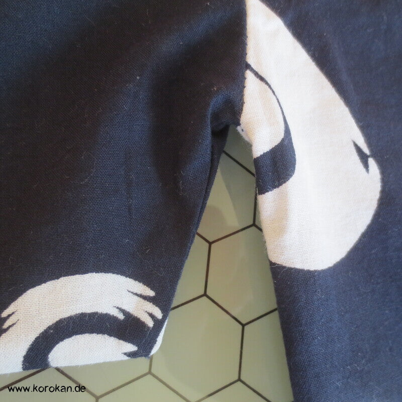 Yukata / Nemaki Schlaf Baumwoll Kimono, Kanji auf dunkelblau