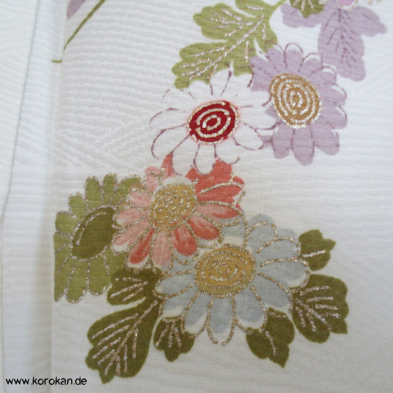 Fluss mit Blüten Homongi / Chu Furisode