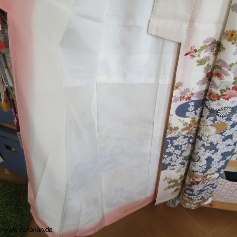 Fluss mit Blüten Homongi / Chu Furisode
