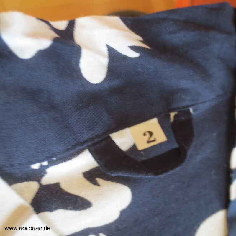Yukata / Nemaki Schlaf Baumwoll Kimono, Kanji auf dunkelblau