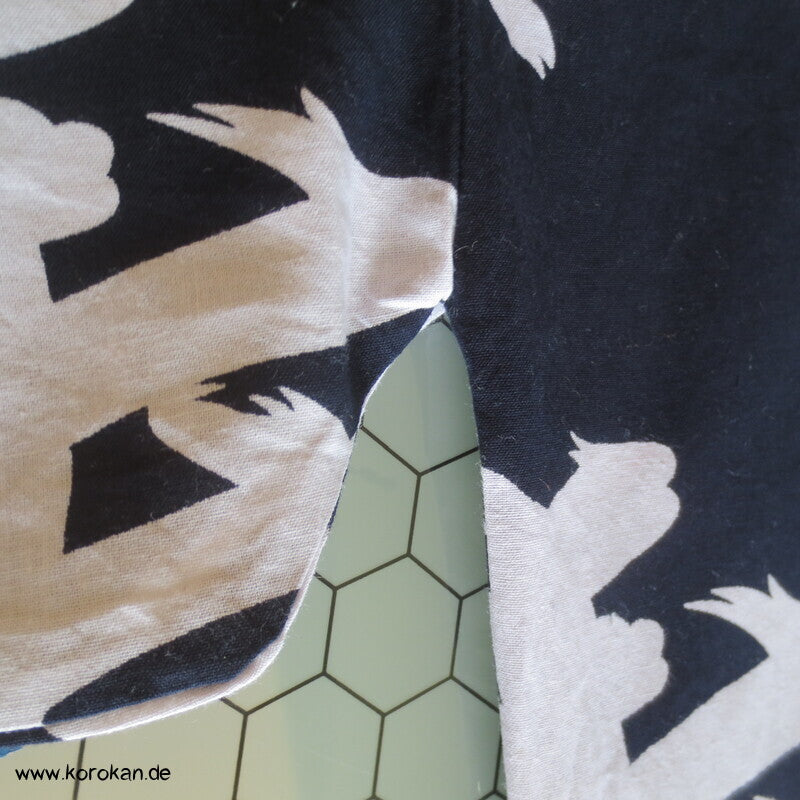 Yukata / Nemaki Schlaf Baumwoll Kimono, Kanji auf dunkelblau